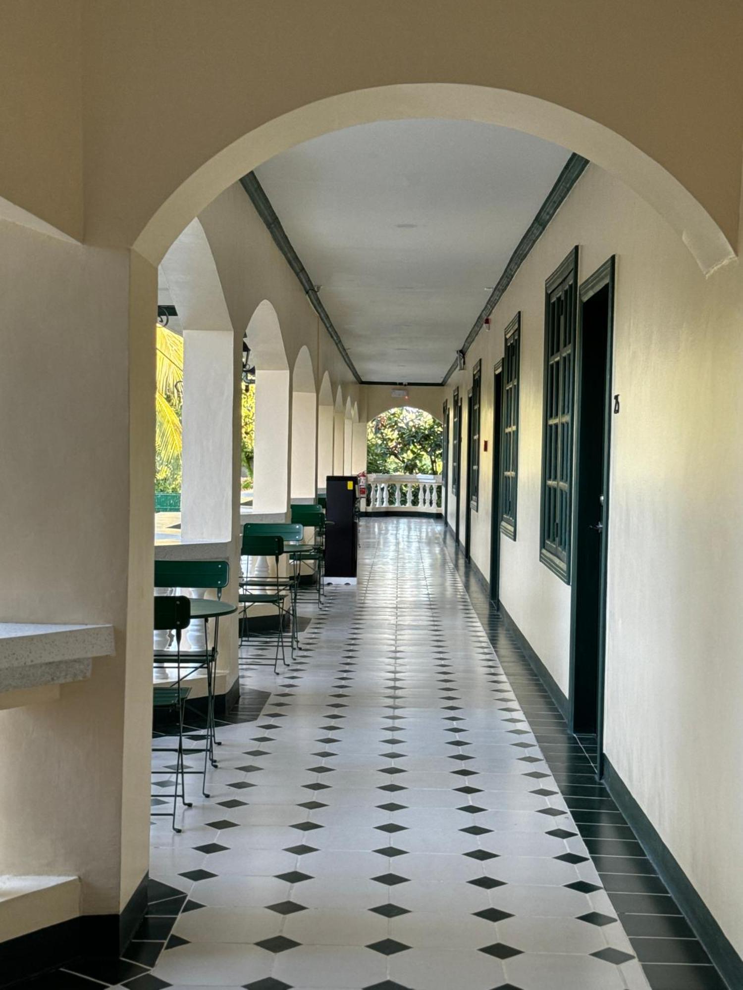 La Planta Hotel And Restaurant, Inc. Bais Exteriér fotografie